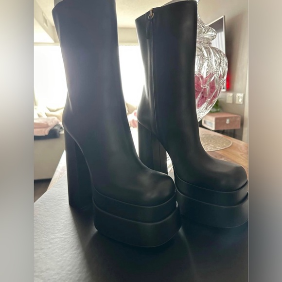 VERSACE PLATFORM BOOTS SIZE9 - Picture 3 of 4
